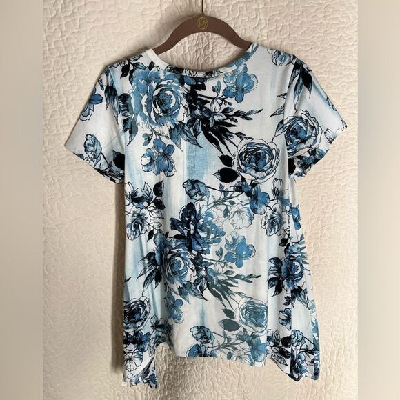 NWT LulaRoe Melissa Top - Picture 2 of 4